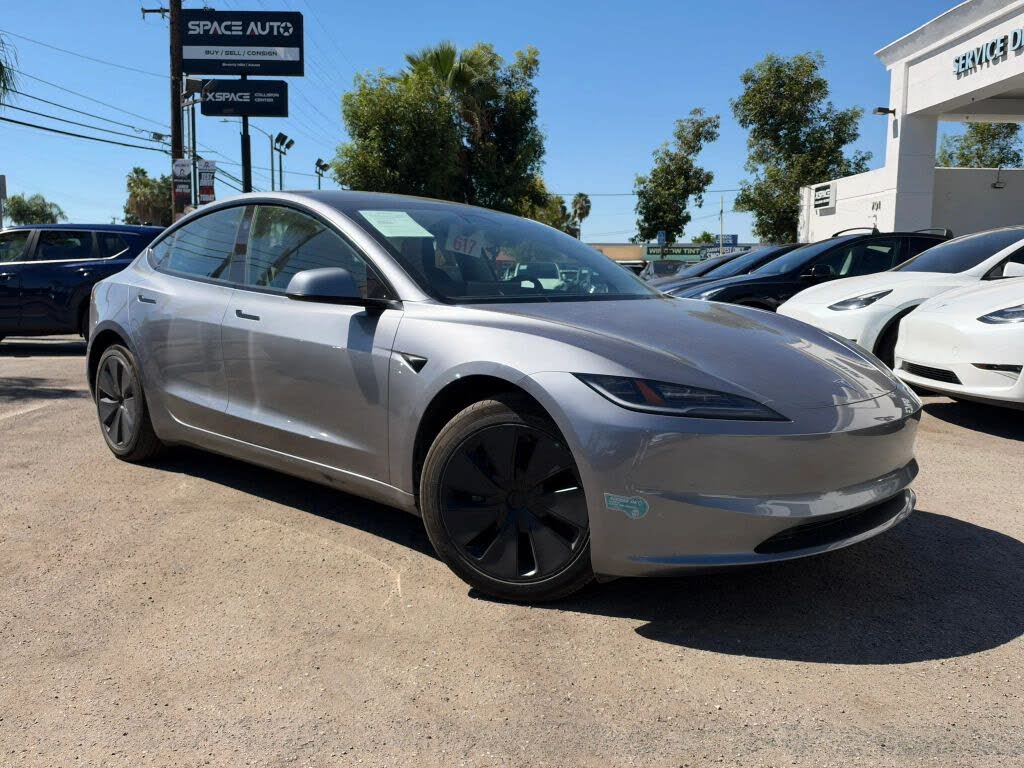 2025 Tesla Model 3 photo 1
