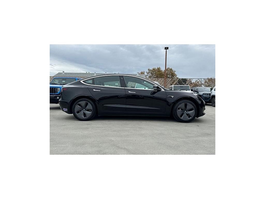 2019 Tesla Model 3 photo 1