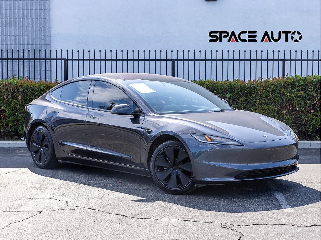 2024 Tesla Model 3 photo 1