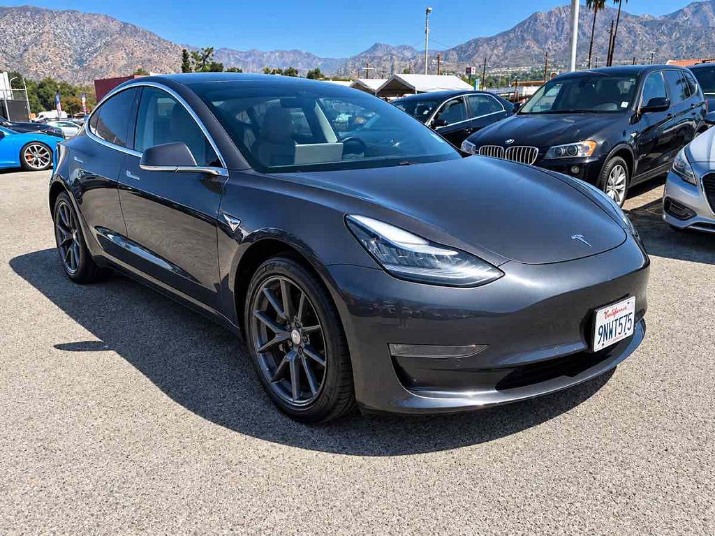2018 Tesla Model 3 photo 1