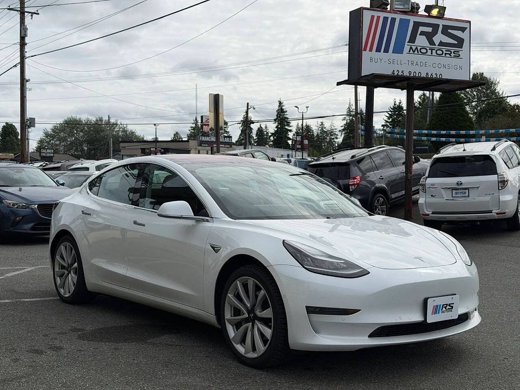 2018 Tesla Model 3 photo 1
