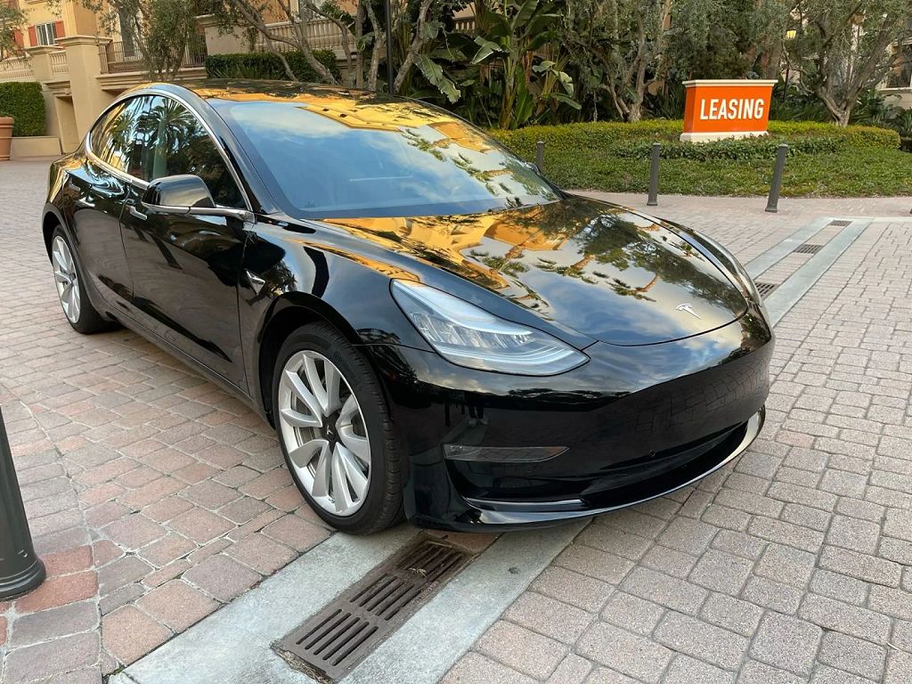 2018 Tesla Model 3 photo 1
