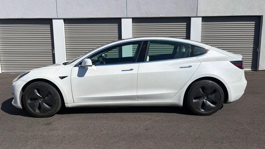 2020 Tesla Model 3 photo 2