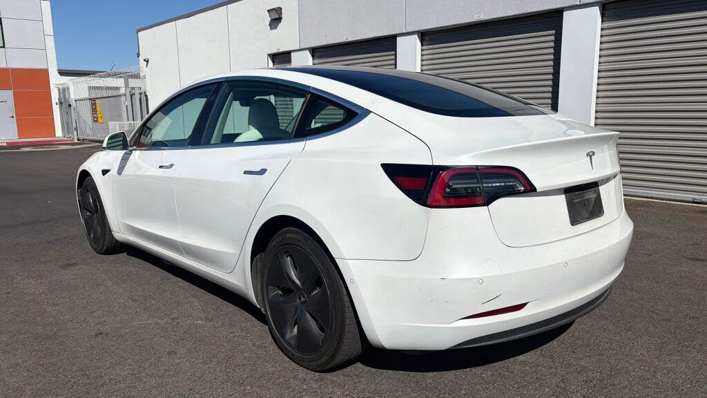 2020 Tesla Model 3 photo 3