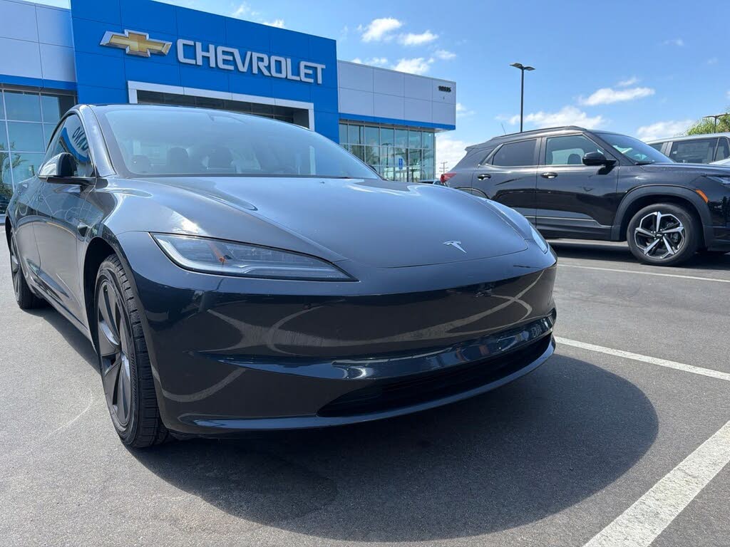 2024 Tesla Model 3 photo 1