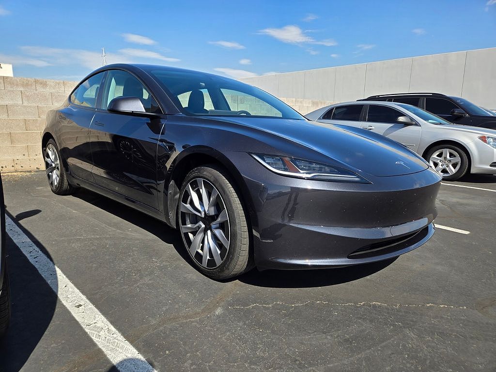 2025 Tesla Model 3 photo 1