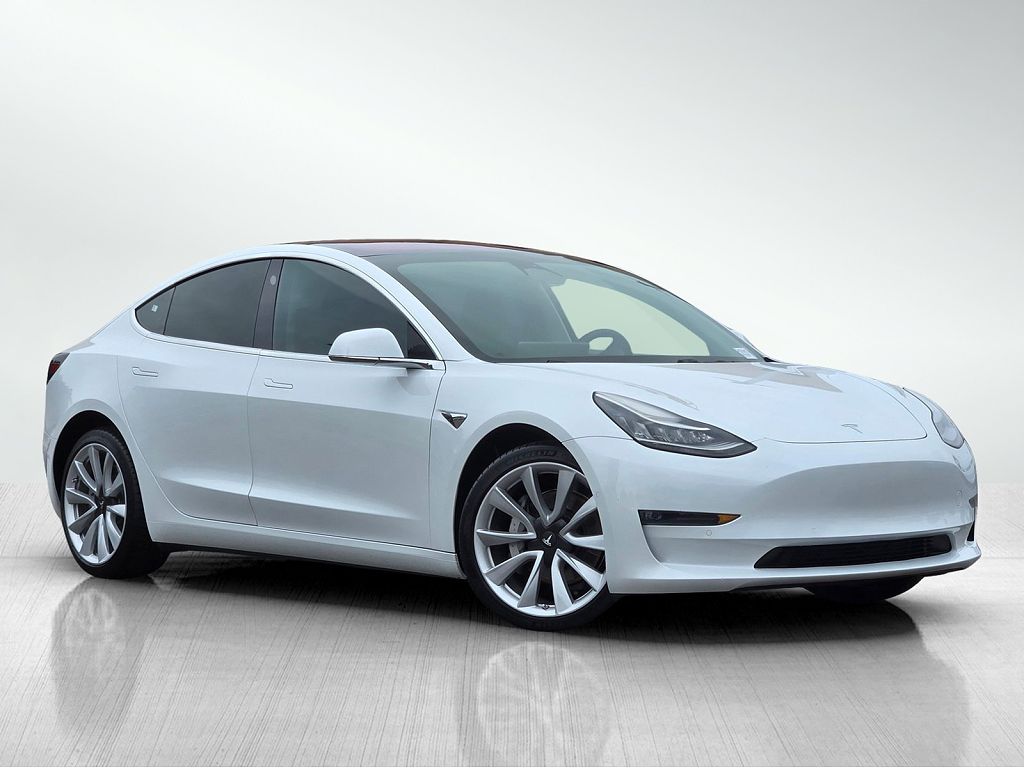 2018 Tesla Model 3 photo 1