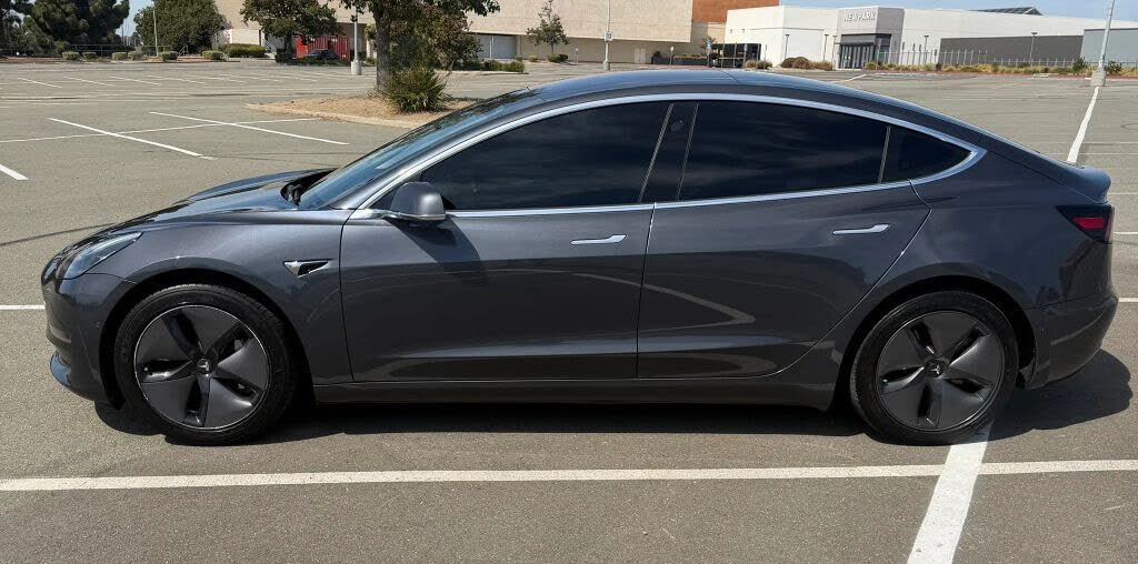 2018 Tesla Model 3 photo 1