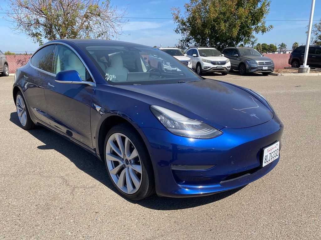 2019 Tesla Model 3 photo 1