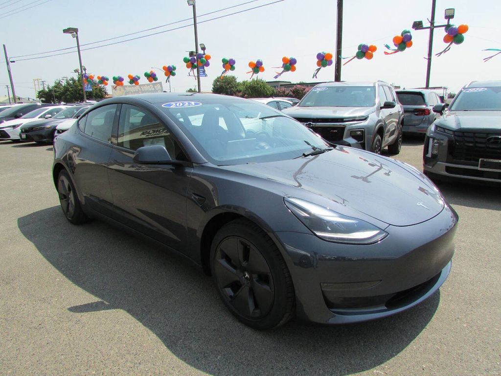 2023 Tesla Model 3 photo 1