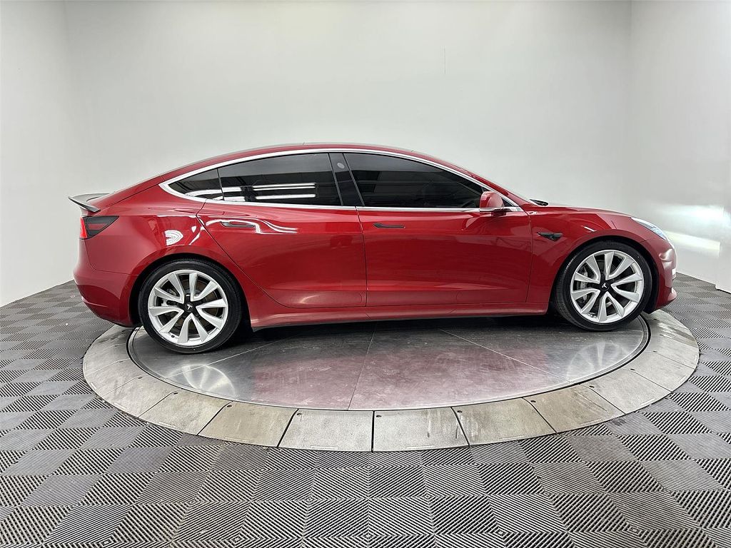 2019 Tesla Model 3 photo 1
