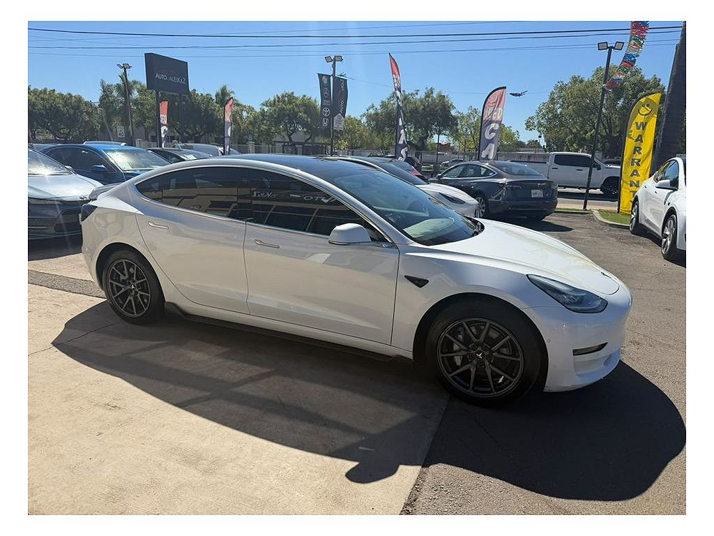 2019 Tesla Model 3 photo 1
