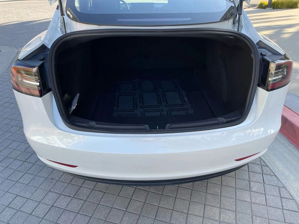 2018 Tesla Model 3 photo 1
