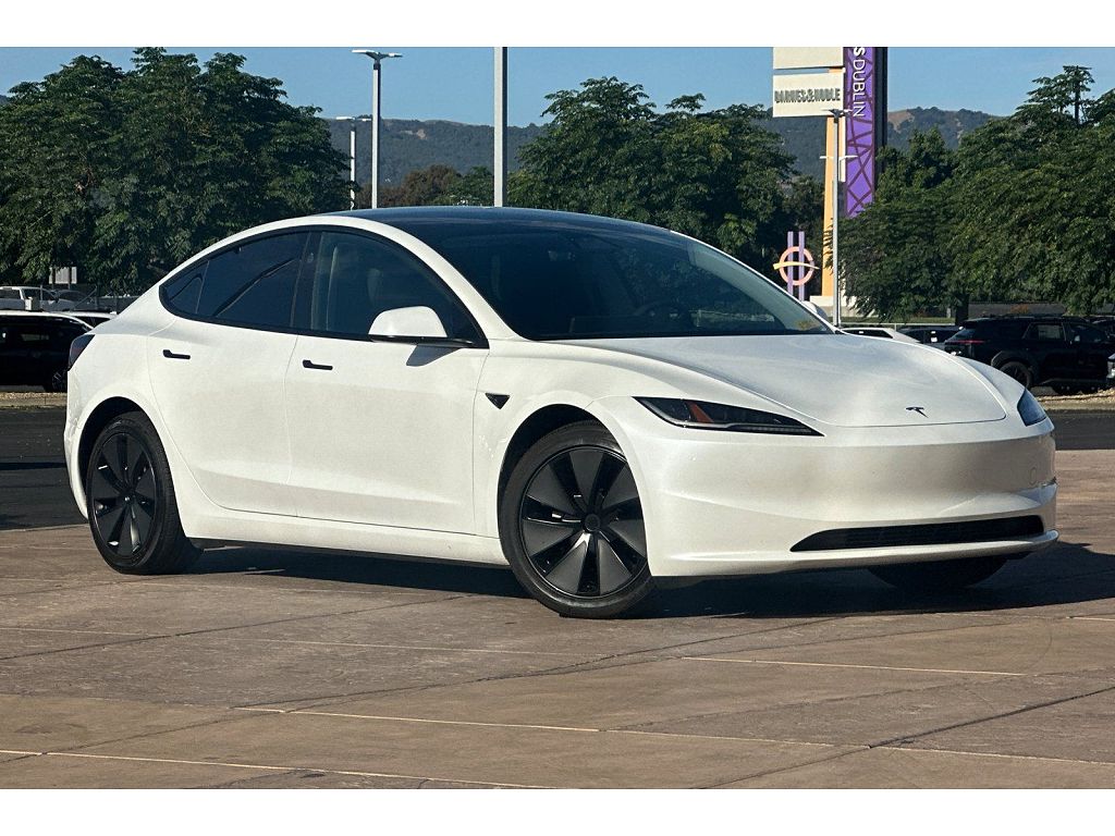 2024 Tesla Model 3 photo 1