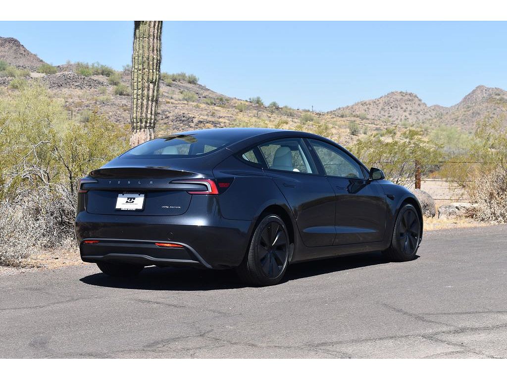 2024 Tesla Model 3 photo 1