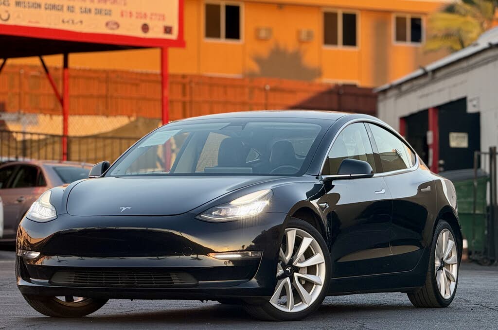 2018 Tesla Model 3 photo 1