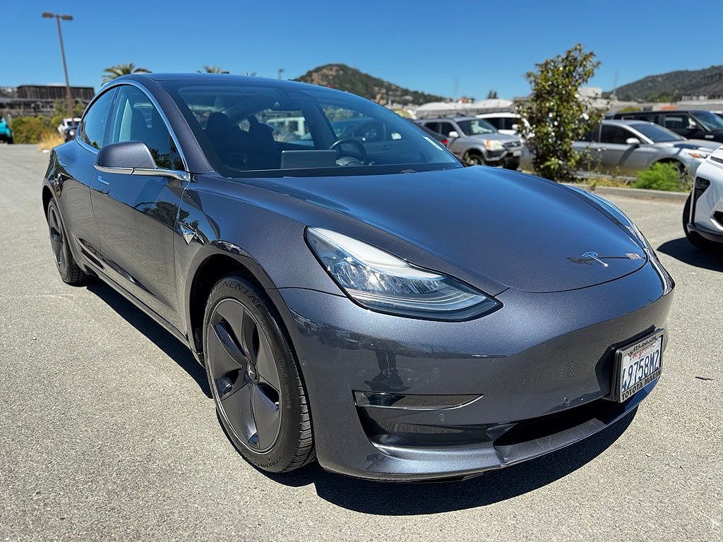 2018 Tesla Model 3 photo 1