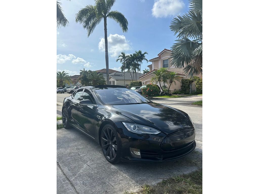 2013 Tesla Model S photo 1