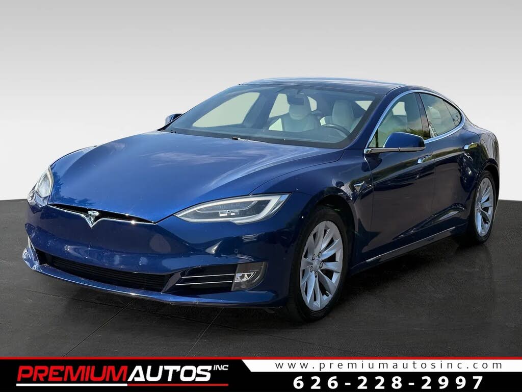 2020 Tesla Model S photo 1