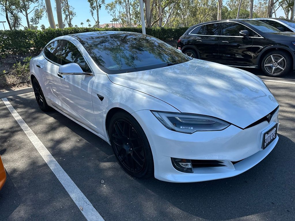 2020 Tesla Model S photo 1