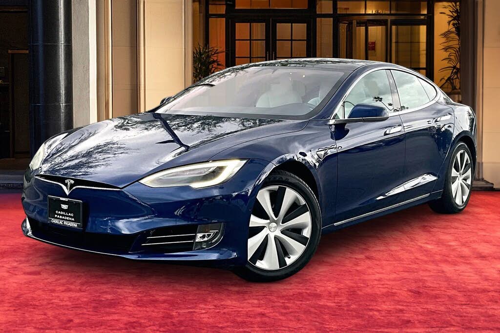 2021 Tesla Model S photo 1
