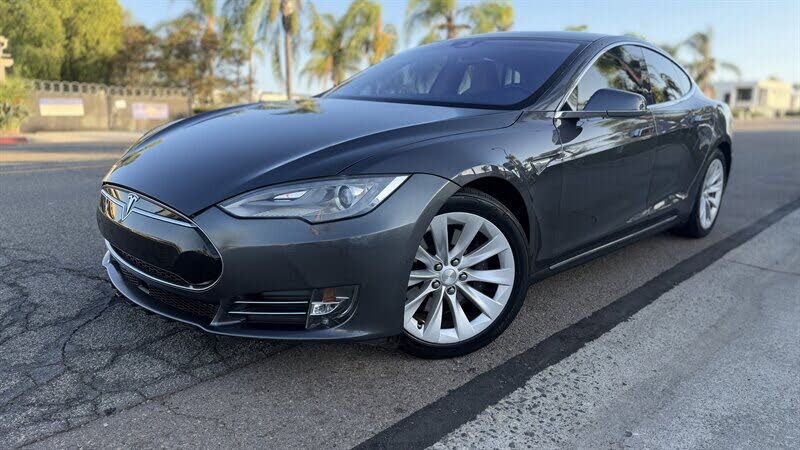 2016 Tesla Model S photo 1