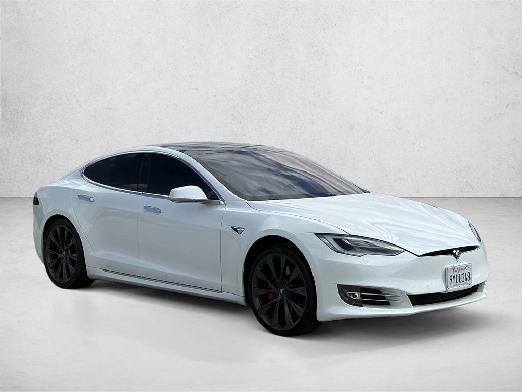 2020 Tesla Model S photo 1