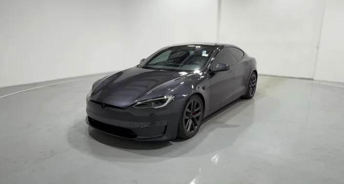 2025 Tesla Model S photo 1