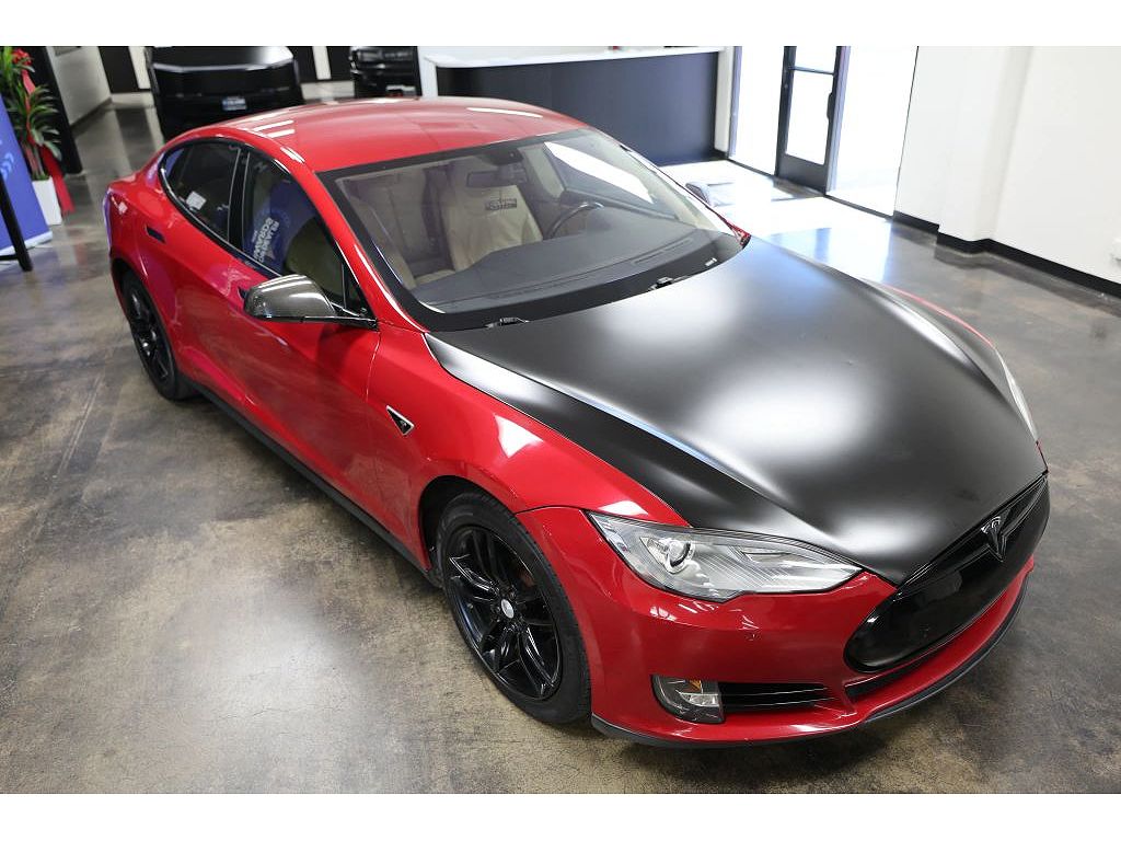 2014 Tesla Model S photo 1