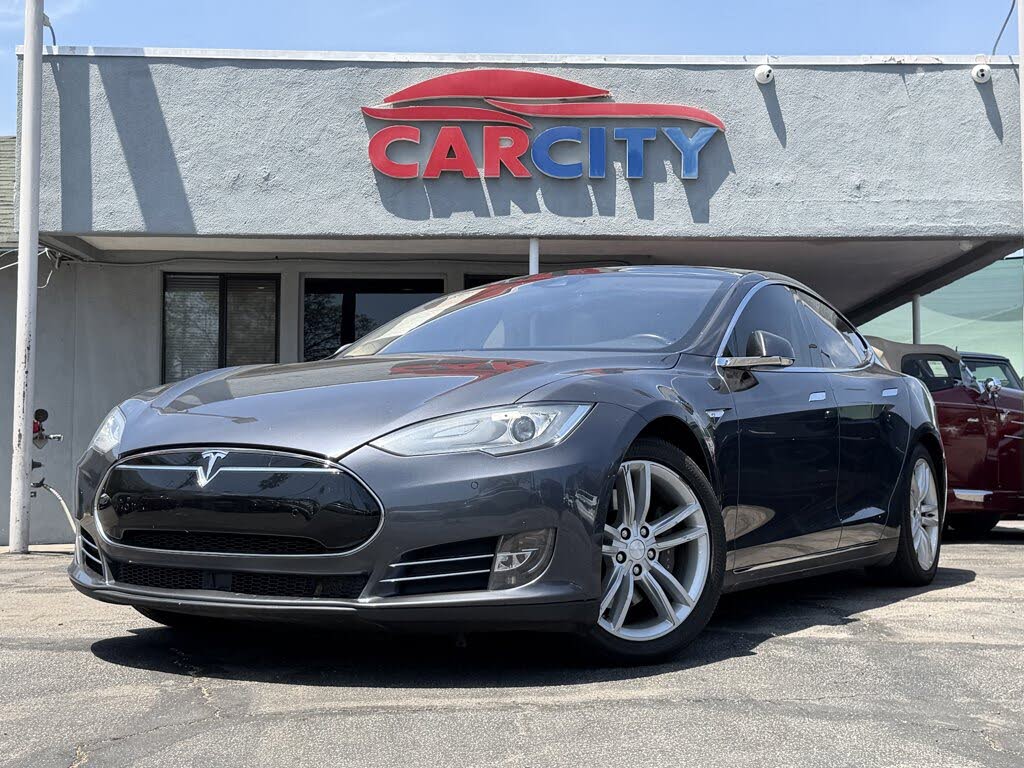 2014 Tesla Model S photo 1