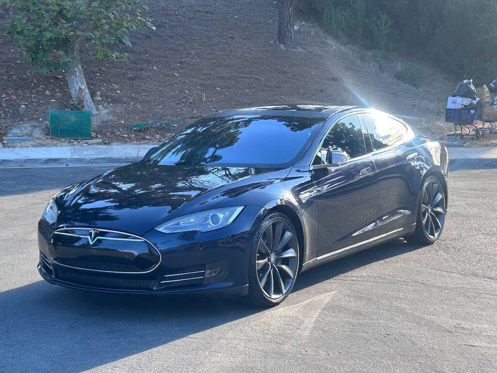 2014 Tesla Model S photo 2