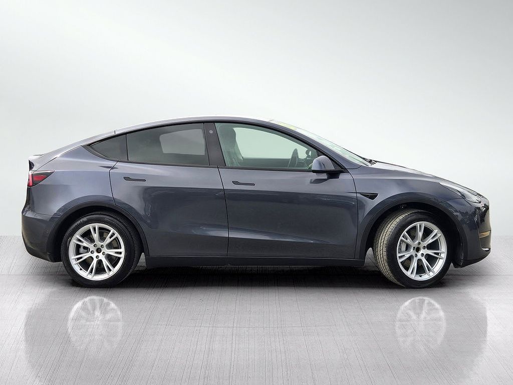 2021 Tesla Model Y photo 1