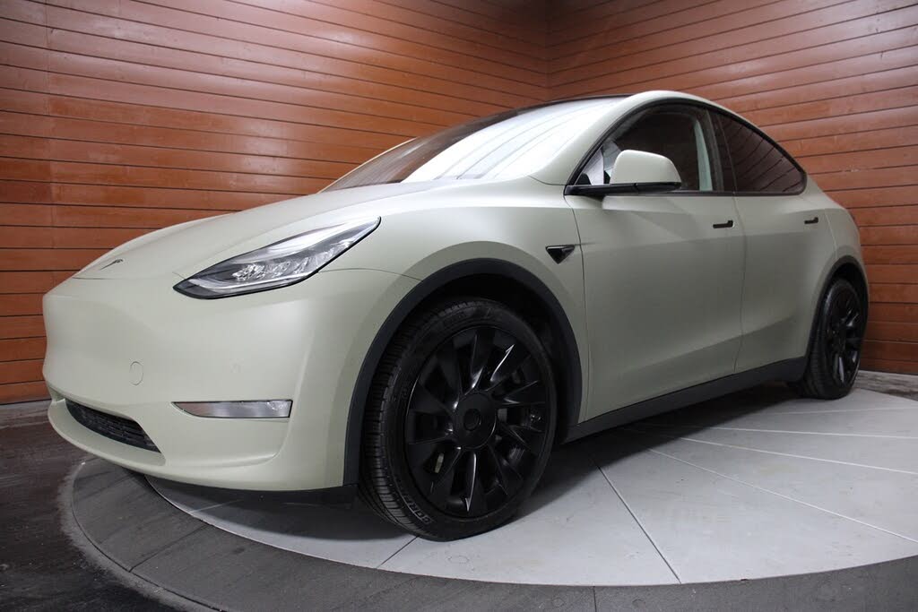 2020 Tesla Model Y photo 1