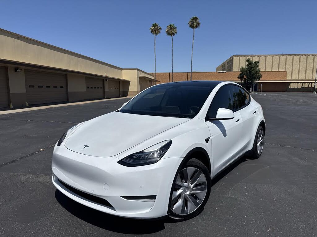 2020 Tesla Model Y photo 3