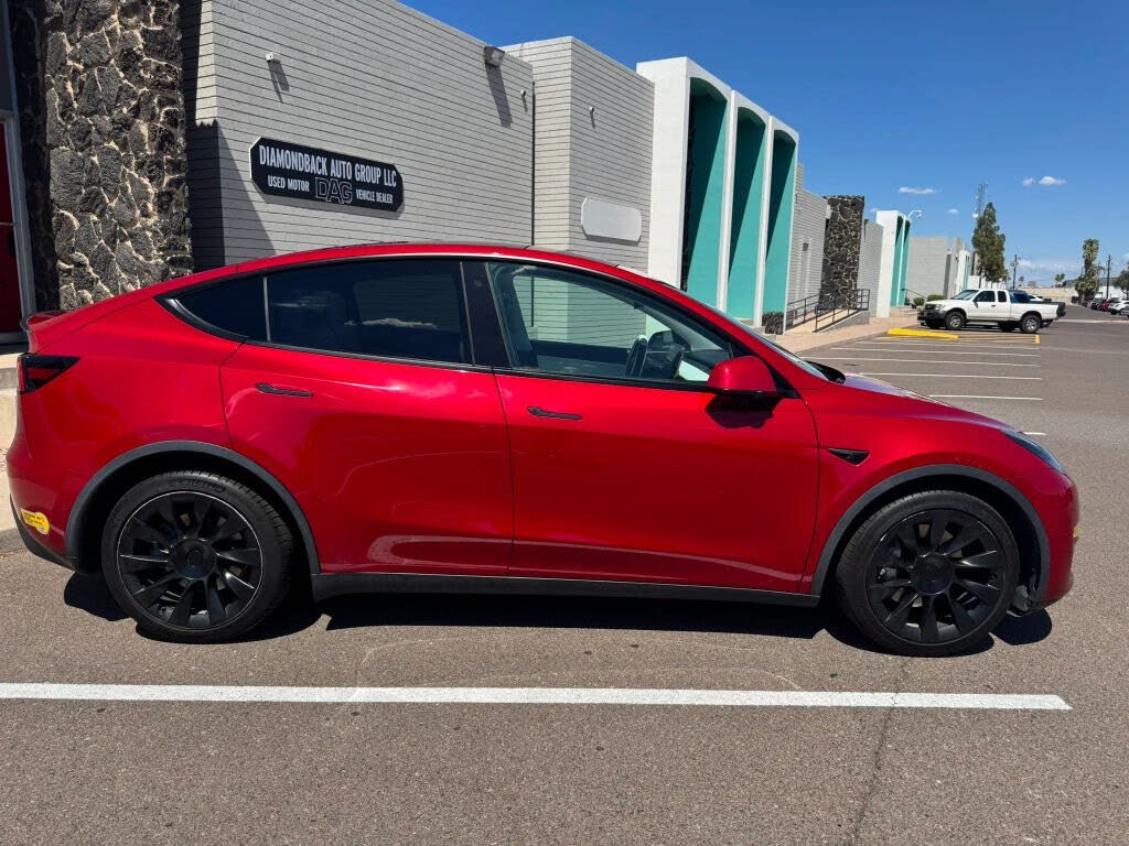 2020 Tesla Model Y photo 2
