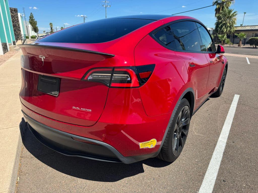 2020 Tesla Model Y photo 3