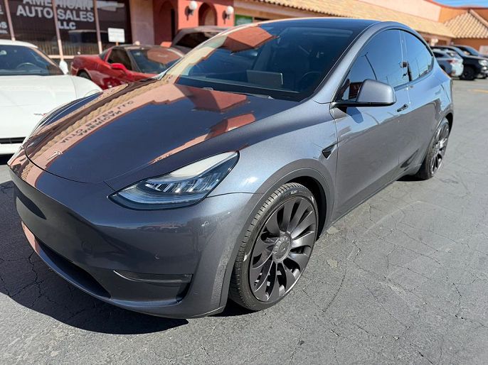 2020 Tesla Model Y photo 3