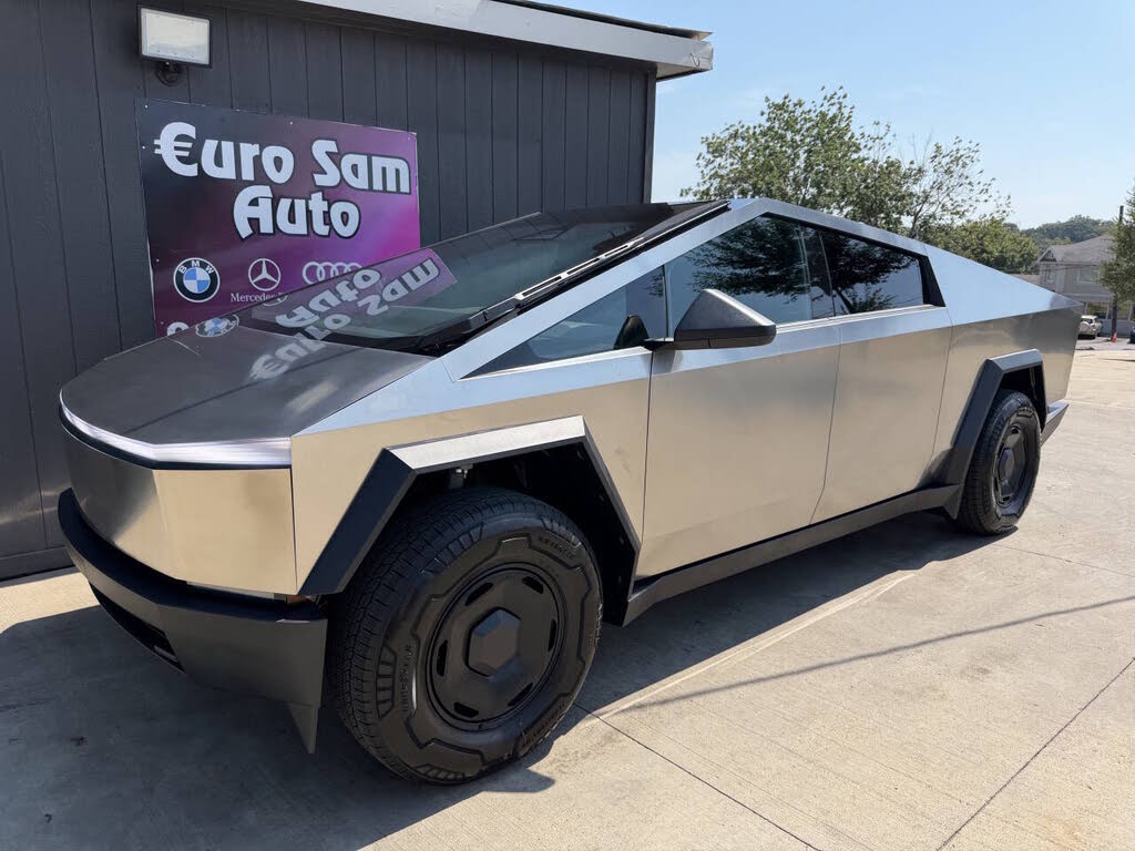 2026 Tesla Cybertruck Dual Motor
