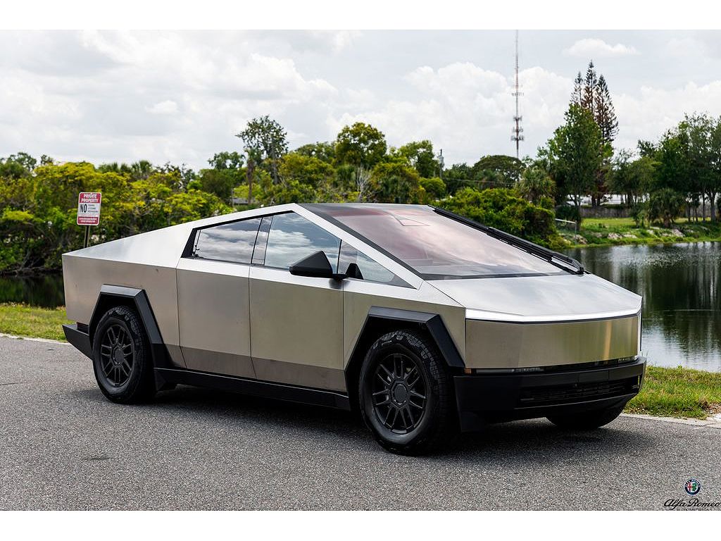 2025 Tesla Cybertruck