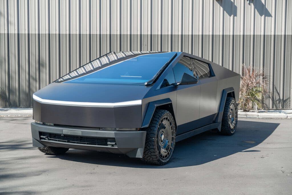 2025 Tesla Cybertruck