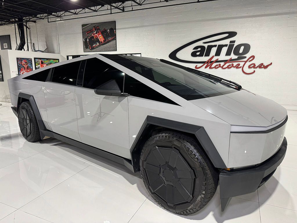 2024 Tesla Cybertruck Cyberbeast