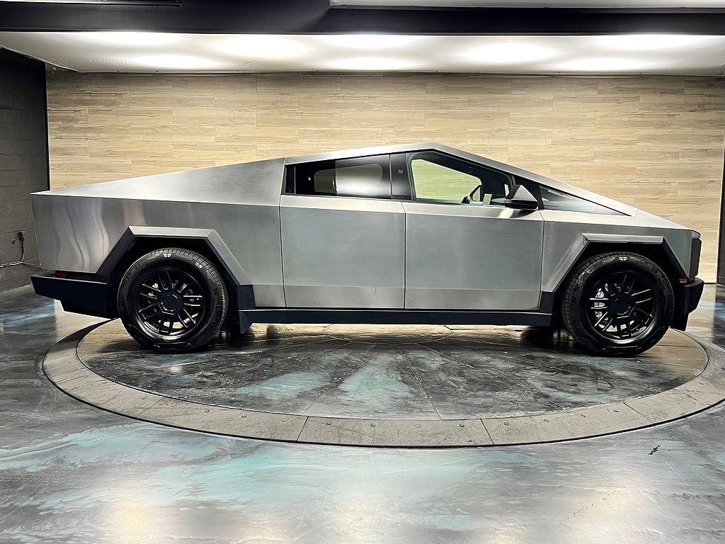2025 Tesla Cybertruck Cyberbeast