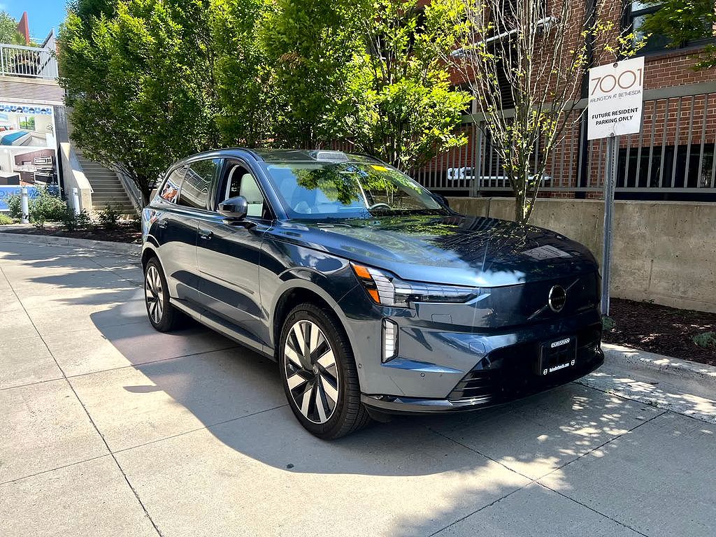 2025 Volvo EX90 Twin Motor Performance Plus