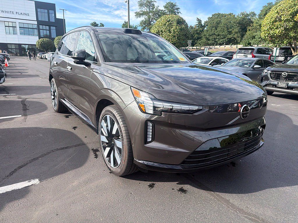 2025 Volvo EX90 Twin Motor Plus 6-Seater