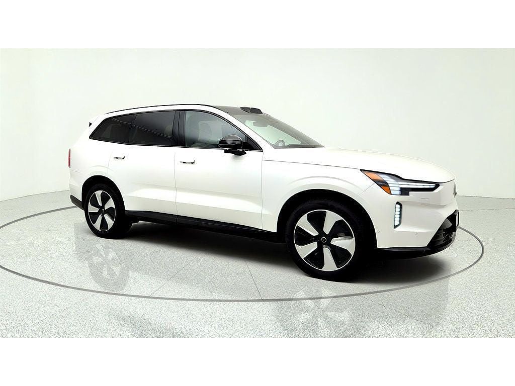 2025 Volvo EX90 Twin Motor Plus