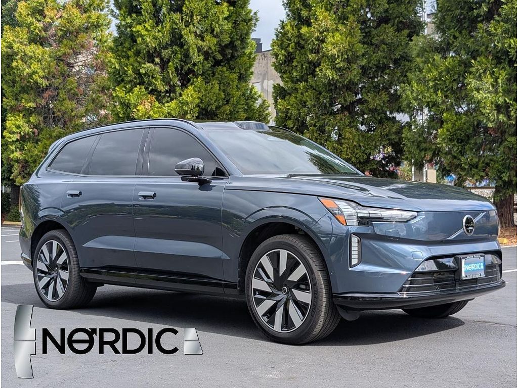 2025 Volvo EX90 Twin Motor Plus