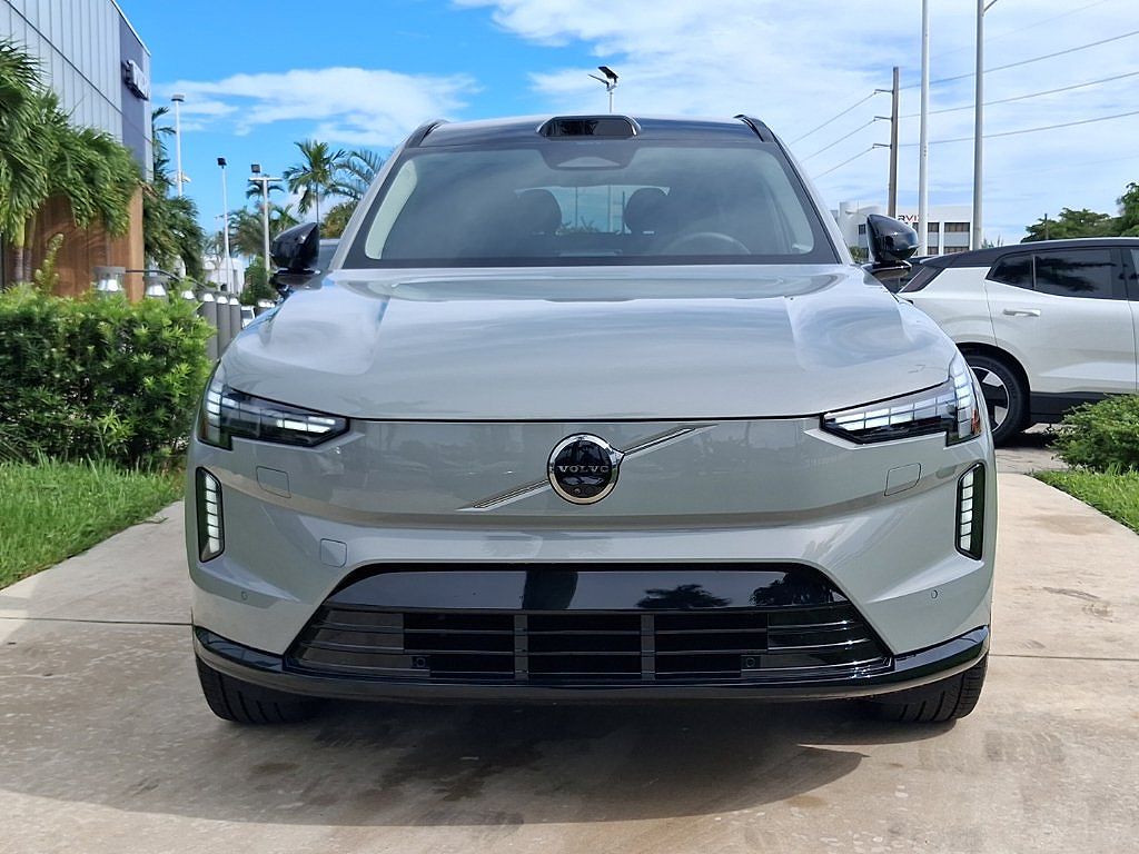 2025 Volvo EX90 Twin Motor Plus
