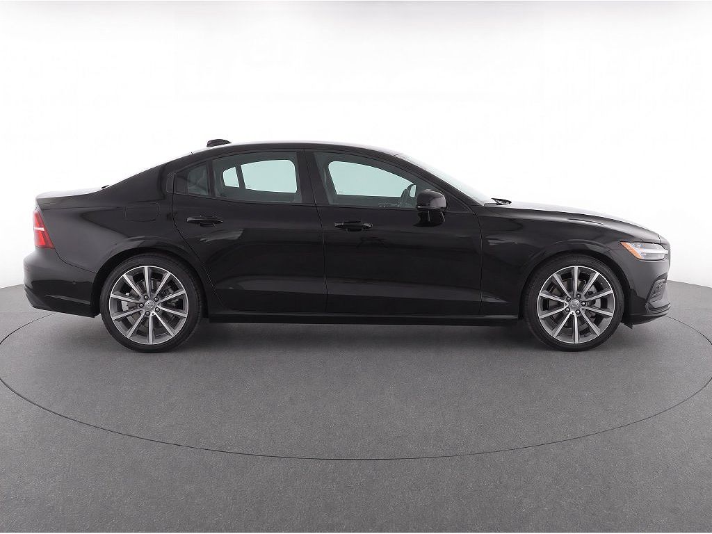 2020 Volvo S60 T5 Momentum