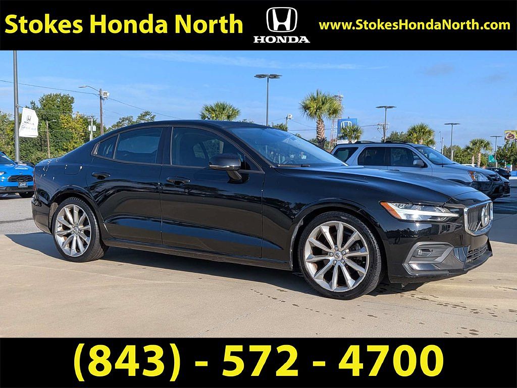 2021 Volvo S60 T5 Momentum