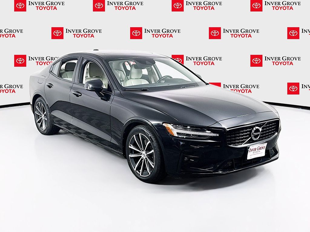 2021 Volvo S60 T5 R-Design